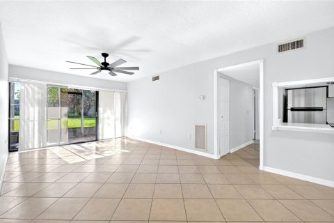 Condo in Orlando, Florida, 1 bedroom № 2275594 - photo 5