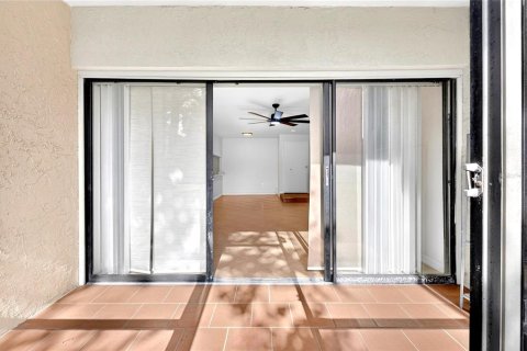 Condo in Orlando, Florida, 1 bedroom № 2275594 - photo 19