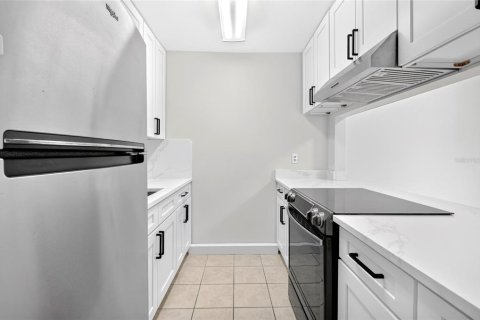 Condo in Orlando, Florida, 1 bedroom № 2275594 - photo 10