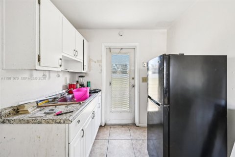 House in West Palm Beach, Florida 2 bedrooms, 65.4 sq.m. № 2043215 - photo 10