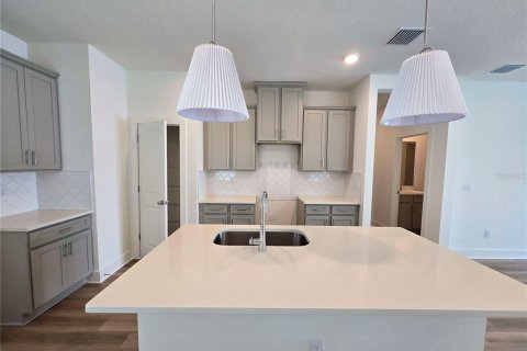 Casa en venta en Spring Hill, Florida, 3 dormitorios, 136.75 m2 № 1903477 - foto 3