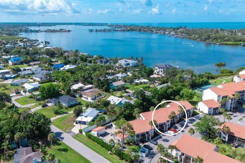 Townhouse in Sarasota, Florida 2 bedrooms, 96.25 sq.m. № 2238881 - photo 3