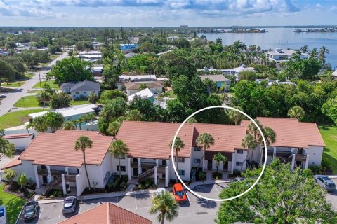 Townhouse in Sarasota, Florida 2 bedrooms, 96.25 sq.m. № 2238881 - photo 2