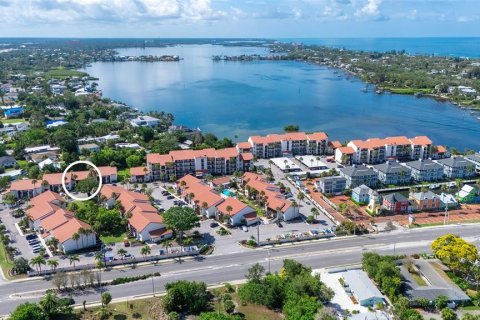 Townhouse in Sarasota, Florida 2 bedrooms, 96.25 sq.m. № 2238881 - photo 5