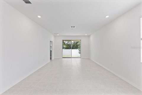 Casa en venta en Fruitland Park, Florida, 3 dormitorios, 159.14 m2 № 1783363 - foto 14