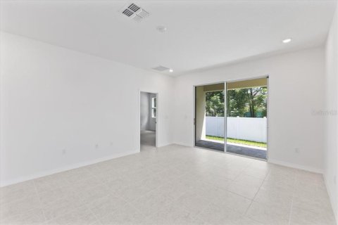 Casa en venta en Fruitland Park, Florida, 3 dormitorios, 159.14 m2 № 1783363 - foto 9