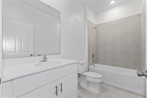 Casa en venta en Fruitland Park, Florida, 3 dormitorios, 159.14 m2 № 1783363 - foto 4