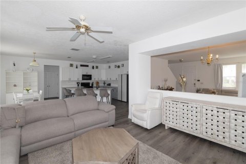 Villa ou maison à vendre à Davenport, Floride: 4 chambres, 236.9 m2 № 2304937 - photo 7