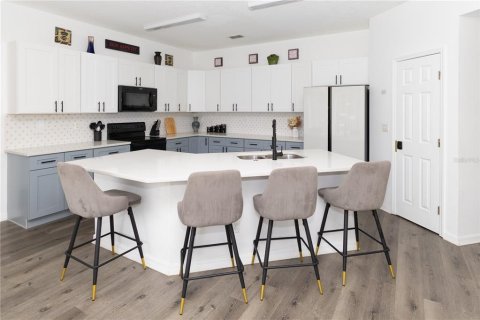 Villa ou maison à vendre à Davenport, Floride: 4 chambres, 236.9 m2 № 2304937 - photo 10