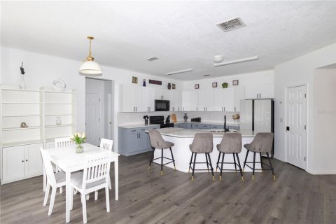Villa ou maison à vendre à Davenport, Floride: 4 chambres, 236.9 m2 № 2304937 - photo 8