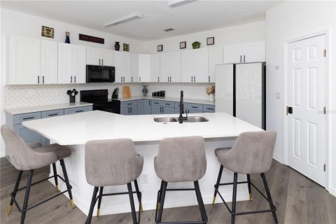 Villa ou maison à vendre à Davenport, Floride: 4 chambres, 236.9 m2 № 2304937 - photo 9