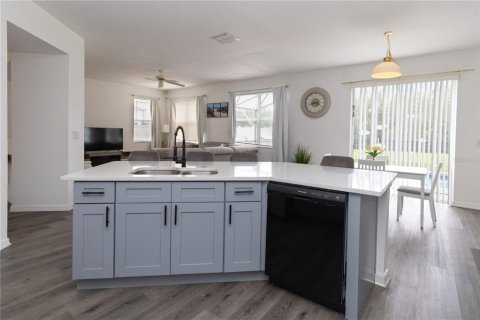 Villa ou maison à vendre à Davenport, Floride: 4 chambres, 236.9 m2 № 2304937 - photo 12