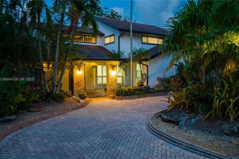 House in Fort Lauderdale, Florida 5 bedrooms, 258.08 sq.m. № 1819790 - photo 2