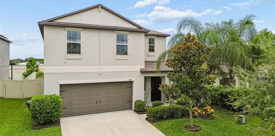 Casa en New Port Richey, Florida 4 dormitorios, 173.73 m2 № 2384229