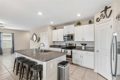 Casa en venta en New Port Richey, Florida, 4 dormitorios, 173.73 m2 № 2384229 - foto 11