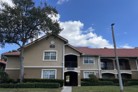 Condominio en Pembroke Pines, Florida, 3 dormitorios  № 2024136