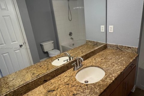 Condominio en alquiler en Pembroke Pines, Florida, 3 dormitorios, 123.56 m2 № 2024136 - foto 13