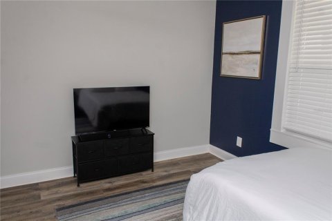 House in Tampa, Florida 3 bedrooms, 188.22 sq.m. № 2200185 - photo 14