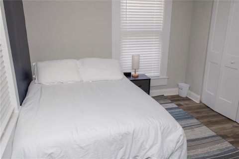 House in Tampa, Florida 3 bedrooms, 188.22 sq.m. № 2200185 - photo 13