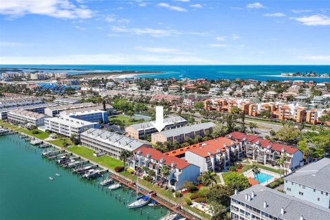 Touwnhouse à Tierra Verde, Floride 2 chambres, 153.29 m2 № 2110662