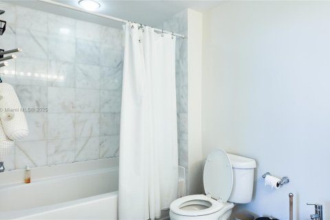 Купить кондоминиум в Майами, Флорида 2 спальни, 107.58м2, № 2021594 - фото 13