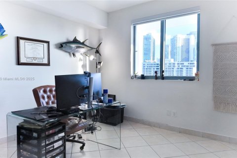 Купить кондоминиум в Майами, Флорида 2 спальни, 107.58м2, № 2021594 - фото 4