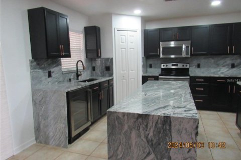 Casa en alquiler en Mascotte, Florida, 5 dormitorios, 285.4 m2 № 1826379 - foto 5