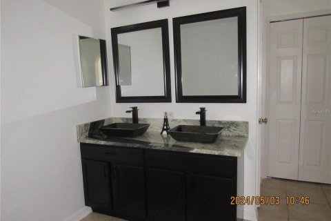Casa en alquiler en Mascotte, Florida, 5 dormitorios, 285.4 m2 № 1826379 - foto 19