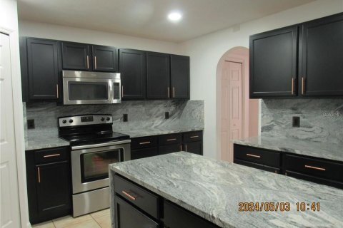 Casa en alquiler en Mascotte, Florida, 5 dormitorios, 285.4 m2 № 1826379 - foto 3