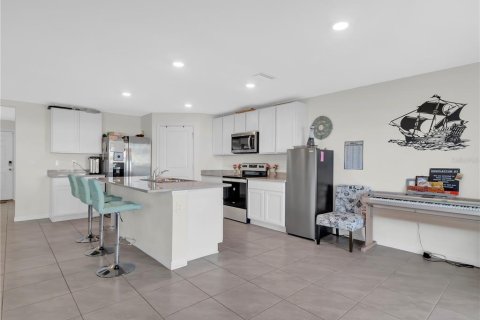 Casa en alquiler en Wimauma, Florida, 5 dormitorios, 248.42 m2 № 2101696 - foto 8