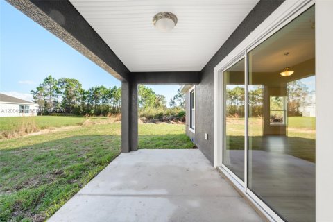 House in Sebring, Florida 4 bedrooms, 154.68 sq.m. № 2068686 - photo 5