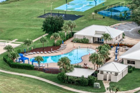 House in Sebring, Florida 4 bedrooms, 154.68 sq.m. № 2068686 - photo 30