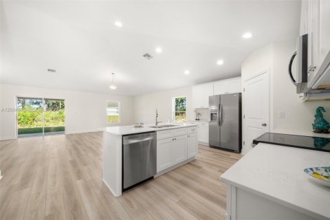 House in Sebring, Florida 4 bedrooms, 154.68 sq.m. № 2068686 - photo 10