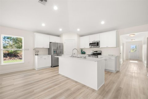 House in Sebring, Florida 4 bedrooms, 154.68 sq.m. № 2068686 - photo 6