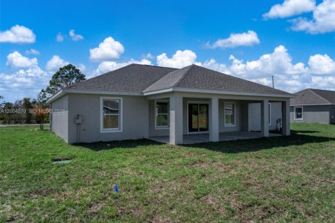 House in Sebring, Florida 4 bedrooms, 154.68 sq.m. № 2068686 - photo 25