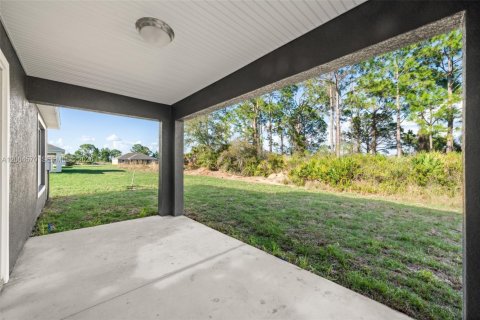 House in Sebring, Florida 4 bedrooms, 154.68 sq.m. № 2068686 - photo 4