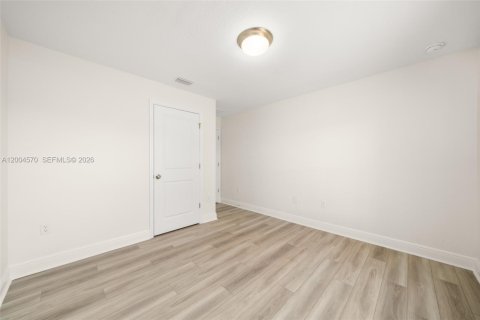 House in Sebring, Florida 4 bedrooms, 154.68 sq.m. № 2068686 - photo 18