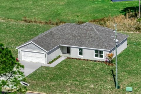 House in Sebring, Florida 4 bedrooms, 154.68 sq.m. № 2068686