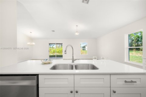 House in Sebring, Florida 4 bedrooms, 154.68 sq.m. № 2068686 - photo 11