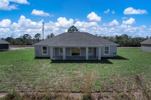 House in Sebring, Florida 4 bedrooms, 154.68 sq.m. № 2068686 - photo 27