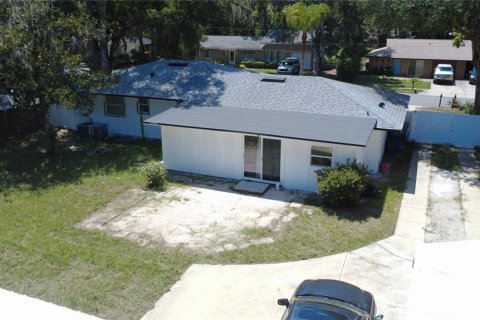 House in Mount Dora, Florida 3 bedrooms, 158.12 sq.m. № 2342765 - photo 4