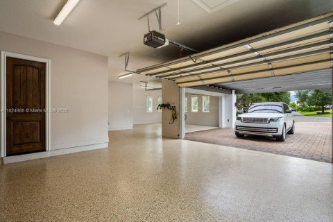 House in Winter Park, Florida 5 bedrooms, 676.14 sq.m. № 1802655 - photo 5