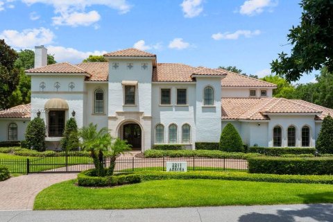 House in Winter Park, Florida 5 bedrooms, 676.14 sq.m. № 1802655 - photo 3