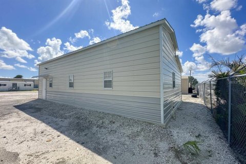 Propiedad comercial en alquiler en Englewood, Florida № 2097725 - foto 3
