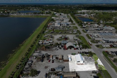 Propiedad comercial en alquiler en Englewood, Florida № 2097725 - foto 18