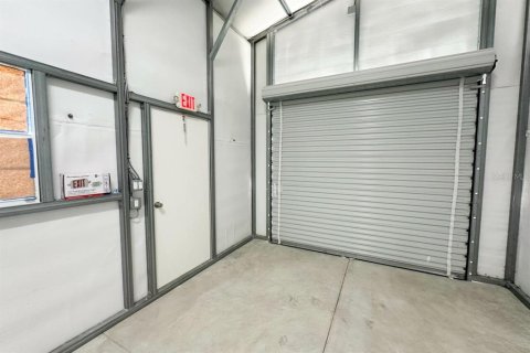 Propiedad comercial en alquiler en Englewood, Florida № 2097725 - foto 10