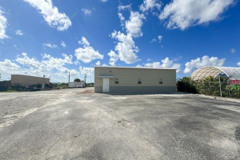 Propiedad comercial en alquiler en Englewood, Florida № 2097725 - foto 4