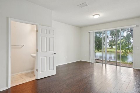 Townhouse in Tampa, Florida 2 bedrooms, 147.9 sq.m. № 2384307 - photo 9