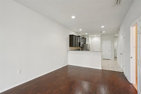 Townhouse in Tampa, Florida 2 bedrooms, 147.9 sq.m. № 2384307 - photo 14
