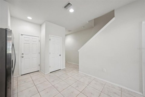 Townhouse in Tampa, Florida 2 bedrooms, 147.9 sq.m. № 2384307 - photo 5